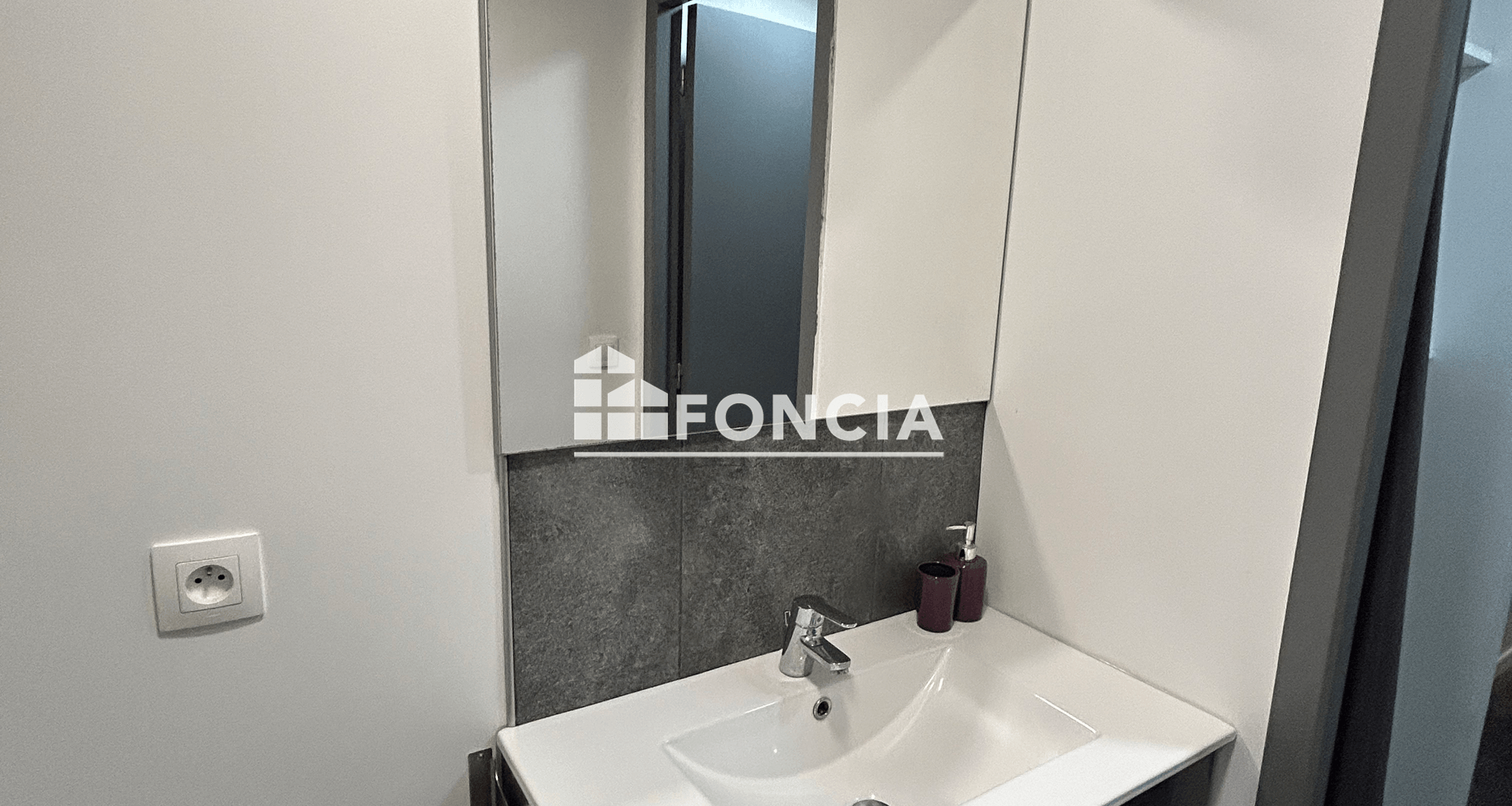 Studio meublé (30.24 m²) à louer - Riom (63200)