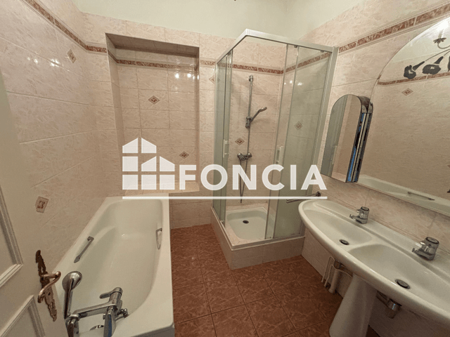 Appartement 3 pièces (100.63 m²) à louer - Lyon 7ᵉ (69007)