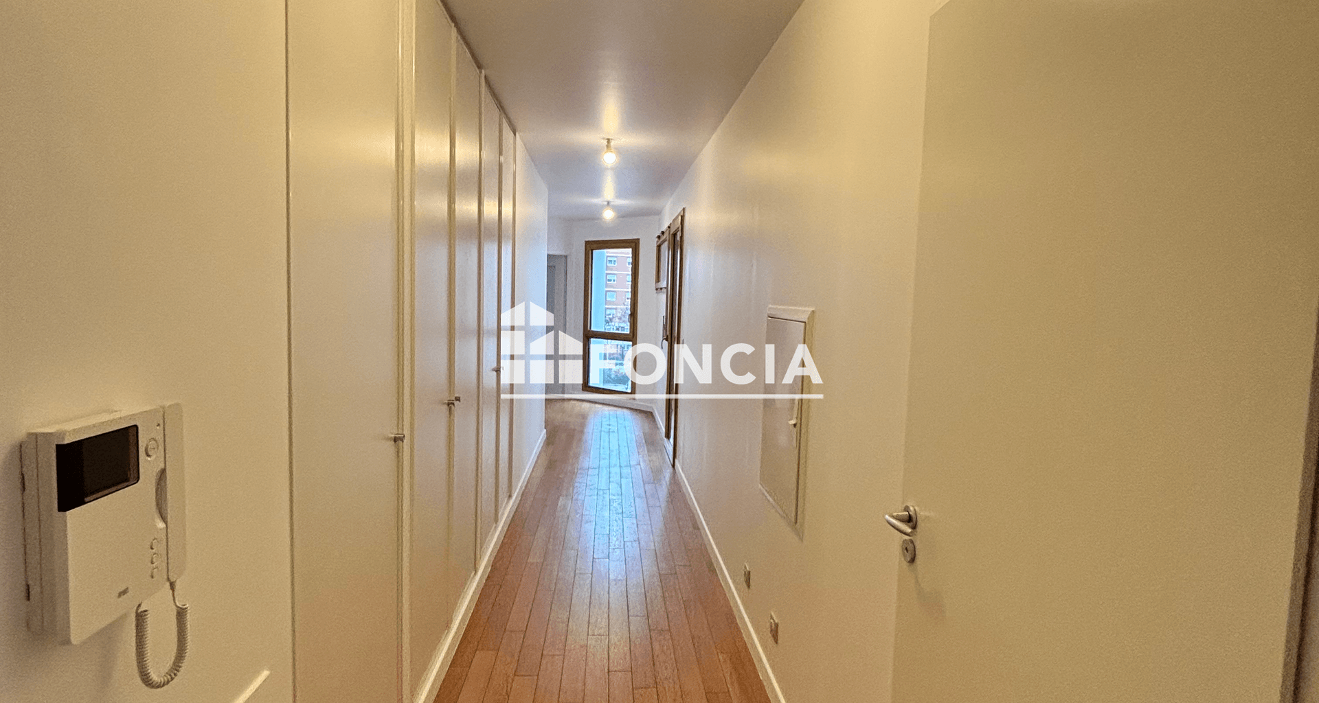 Appartement 4 pièces (102.28 m²) à louer - Rueil-malmaison (92500)