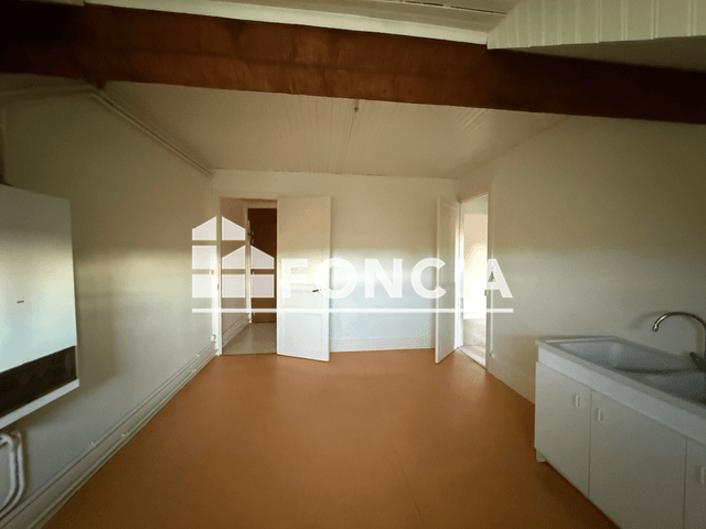 Appartement 2 pièces (82.78 m²) à louer - Charleville-mezieres (08000)