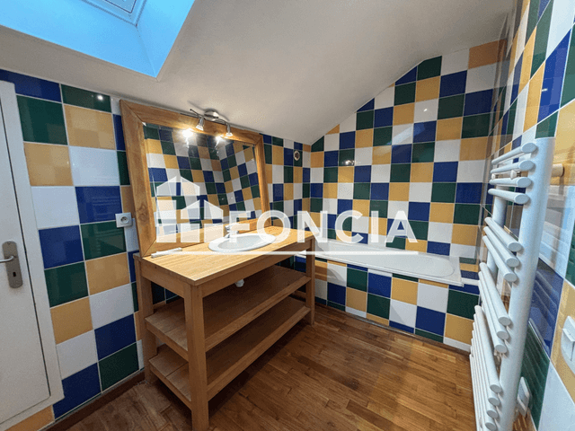 Appartement 3 pièces (81.15 m²) à louer - Fontaine Sur Saone (69270)