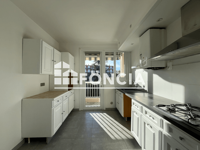 Appartement 4 pièces (101.5 m²) à louer - Beziers (34500)