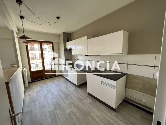 Appartement 3 pièces (66.85 m²) à louer - - Nimes Cedex (30000)