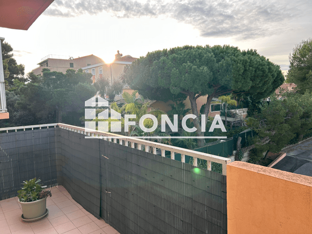Appartement 2 pièces (32.77 m²) à louer - Giens Hyeres (83400)