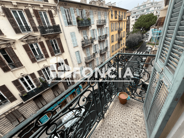 Appartement meublé 2 pièces (49.35 m²) à louer - Nice (06000)
