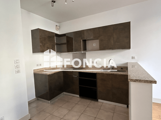 Appartement 3 pièces (73.7 m²) à louer - Toulon (83000)