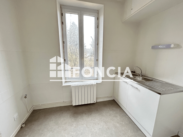 Appartement 4 pièces (72.76 m²) à louer - Charleville-mezieres (08000)