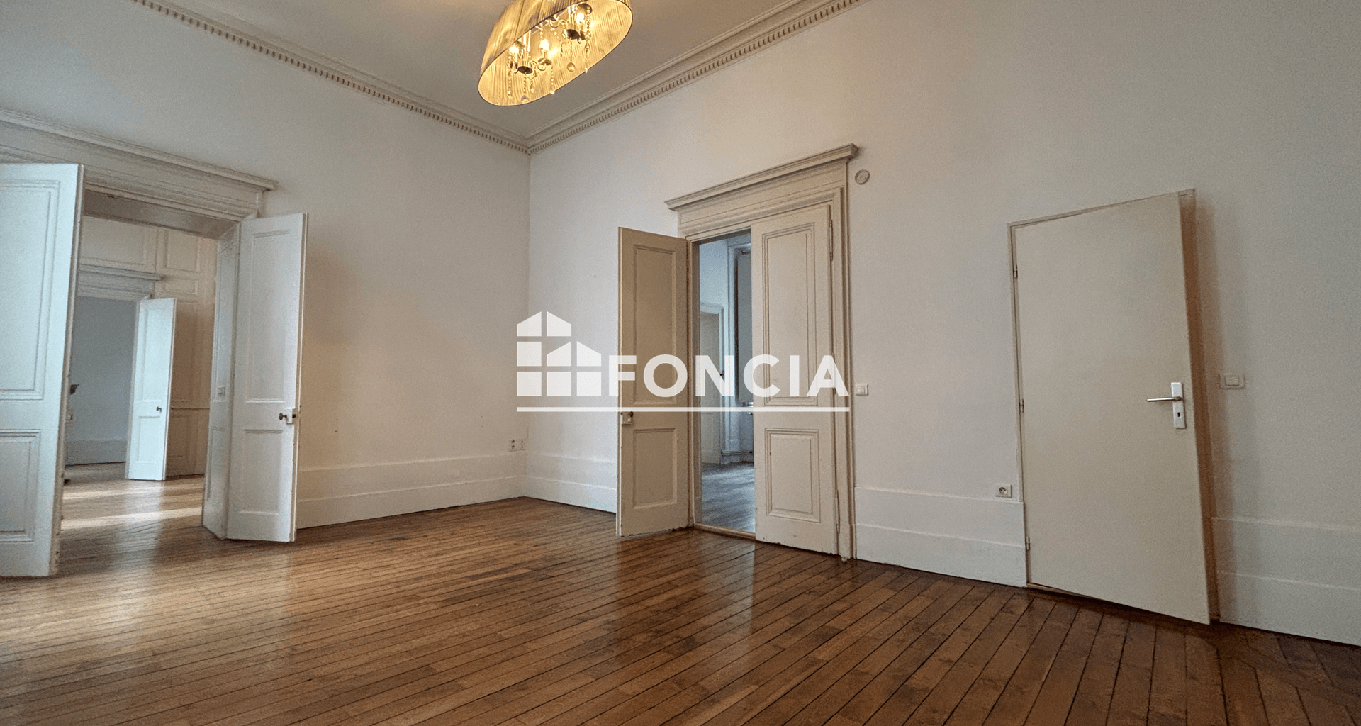 Appartement 5 pièces (120 m²) à louer - Besançon (25000)