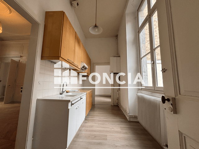 Appartement 5 pièces (120 m²) à louer - Besancon (25000)