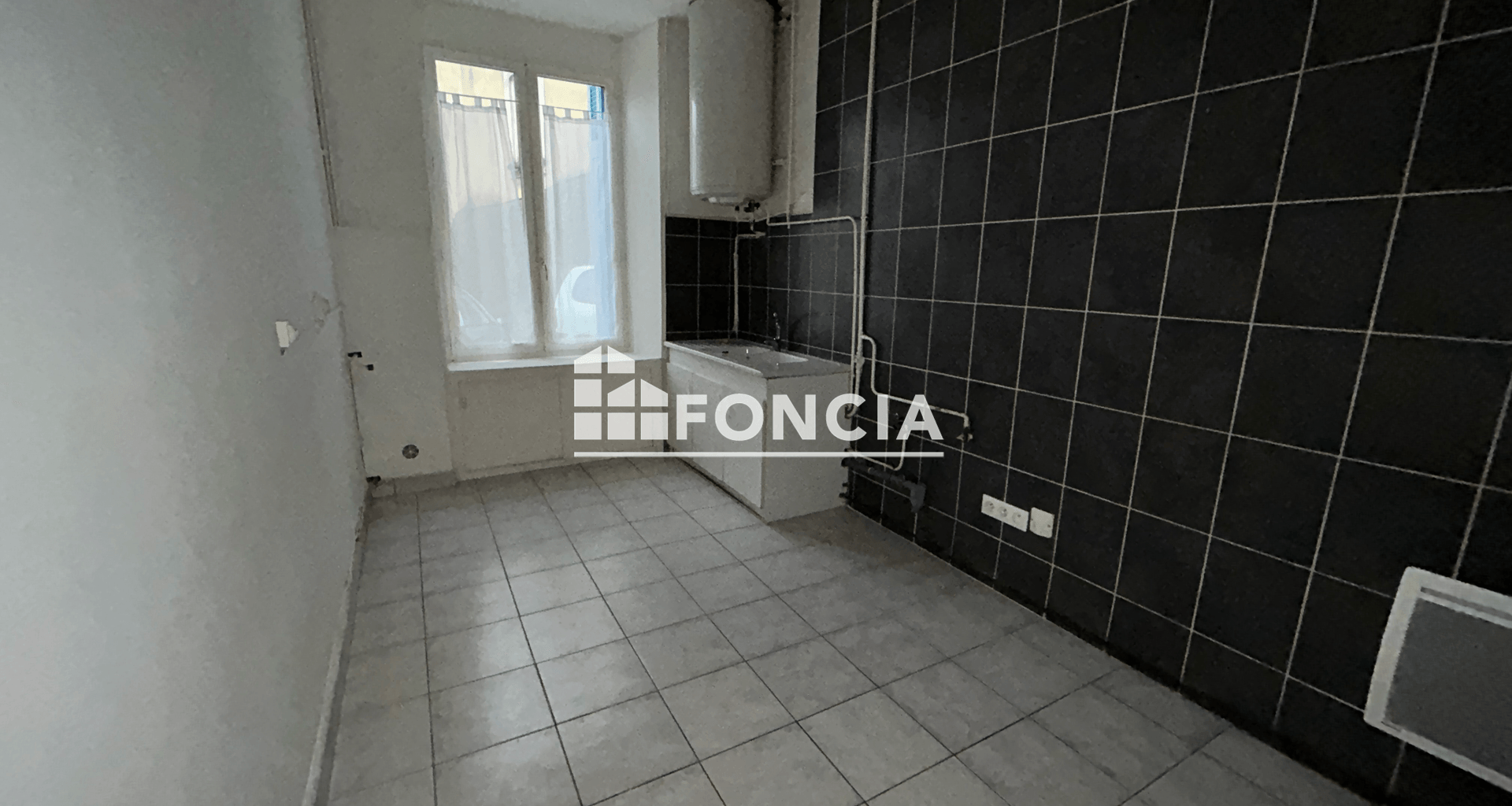 Appartement 4 pièces (82.21 m²) à louer - Pont-saint-esprit (30130)