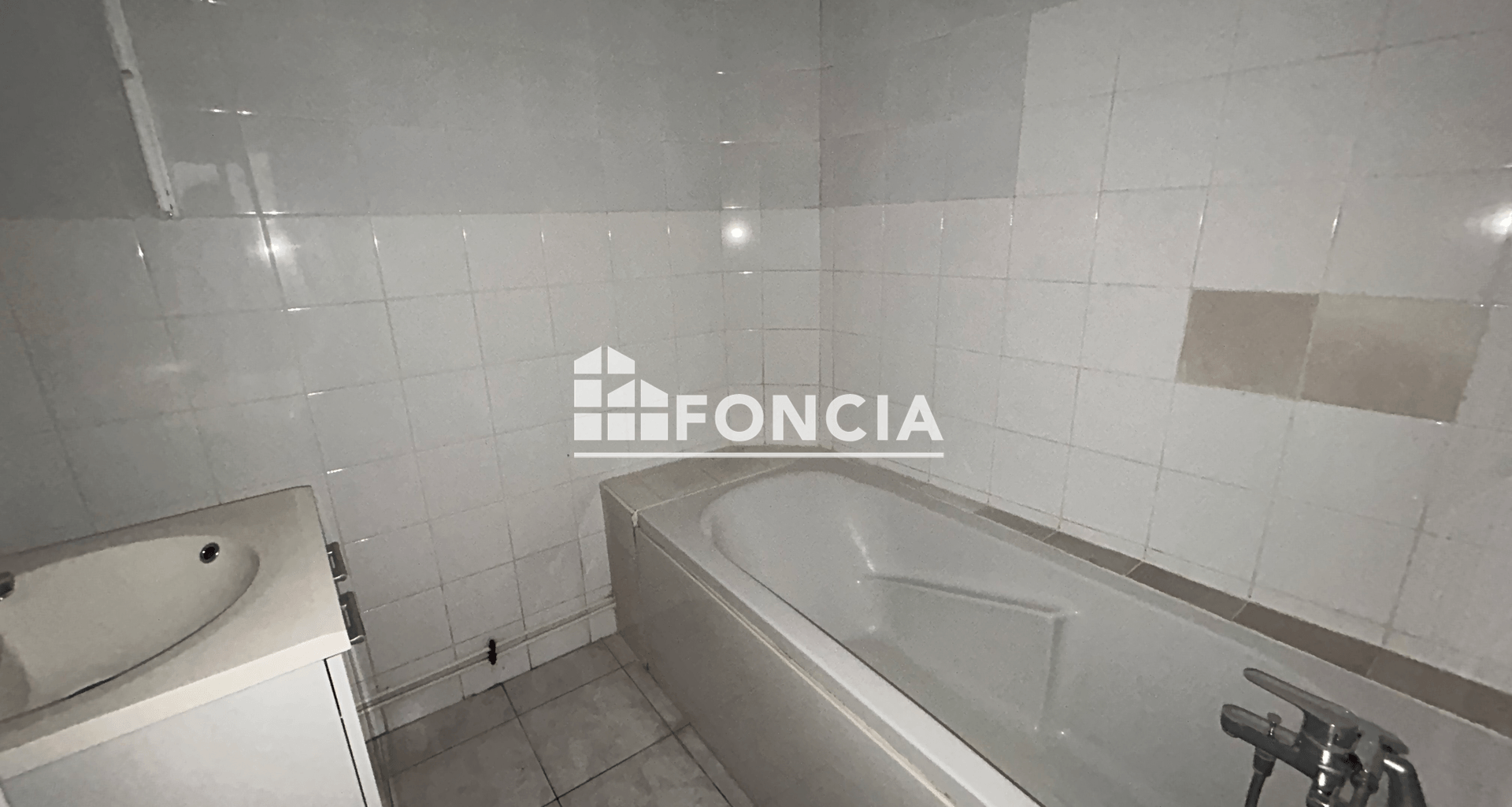Appartement 4 pièces (82.21 m²) à louer - Pont-saint-esprit (30130)