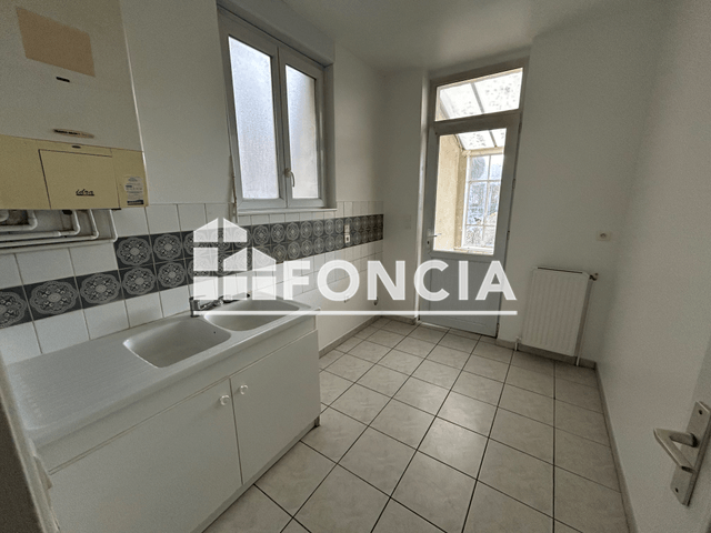 Appartement 2 pièces (75.5 m²) à louer - La Fere (02800)