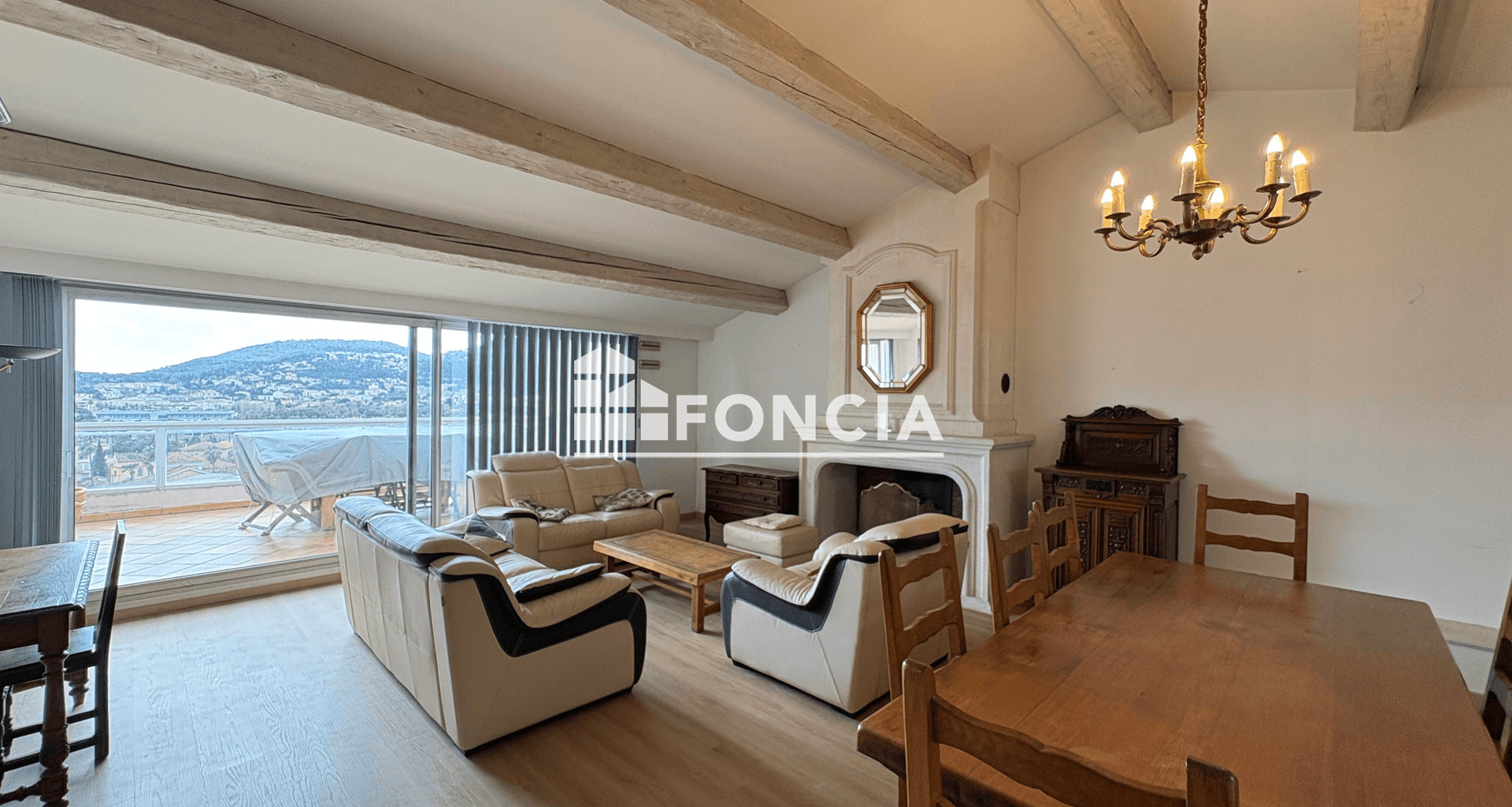 Appartement meublé 4 pièces (114.73 m²) à louer - Hyères (83400)