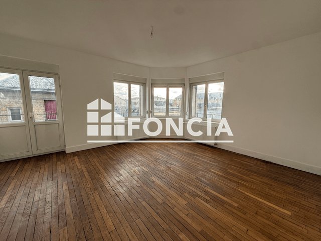 Appartement 4 pièces (82 m²) à louer - Charleville Mezieres (08000)