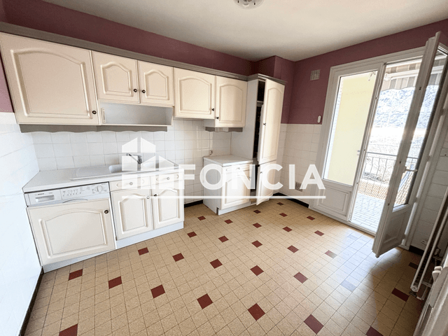 Appartement 4 pièces (75.34 m²) à louer - Guilherand-granges (07500)