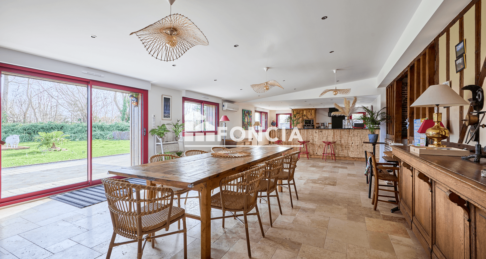 Maison 9 pièces (273 m²) à vendre - ÉQuemauville (14600)