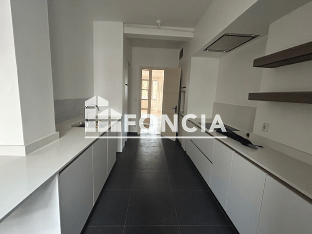 Appartement 4 pièces (184.9 m²) à louer - Lille (59800)