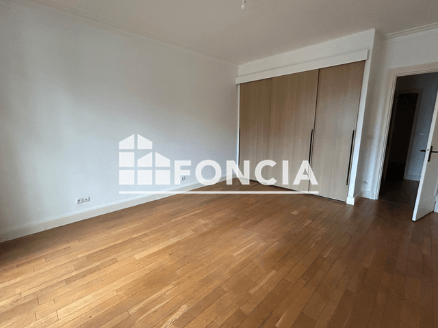 Appartement 4 pièces (184.9 m²) à louer - Lille (59800)