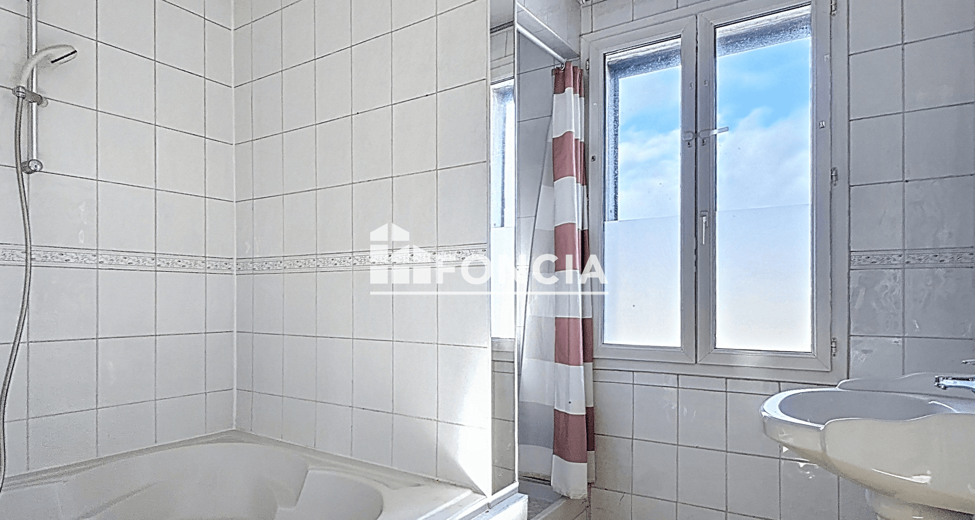 Appartement 5 pièces (105 m²) à vendre - Lisieux (14100)