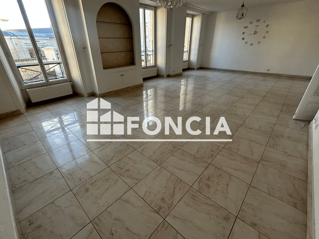 Appartement 6 pièces (177 m²) à louer - Niort (79000)