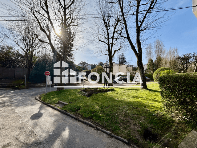 Maison 4 pièces (138.35 m²) à louer - La Celle Saint Cloud (78170)