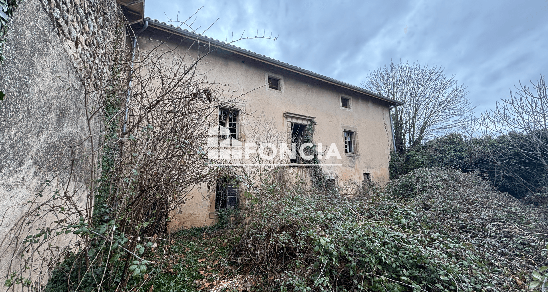 Maison 8 pièces (500 m²) à vendre - Bésayes (26300)