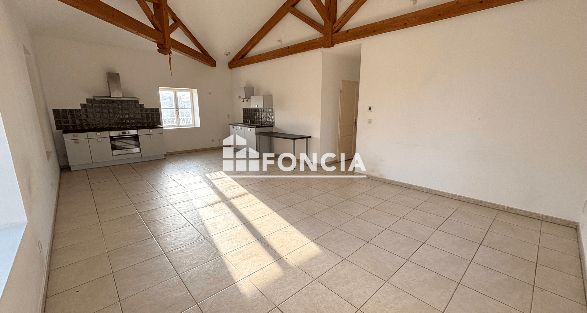 Appartement 4 pièces (95.5 m²) à louer - Montboucher-sur-jabron (26740)