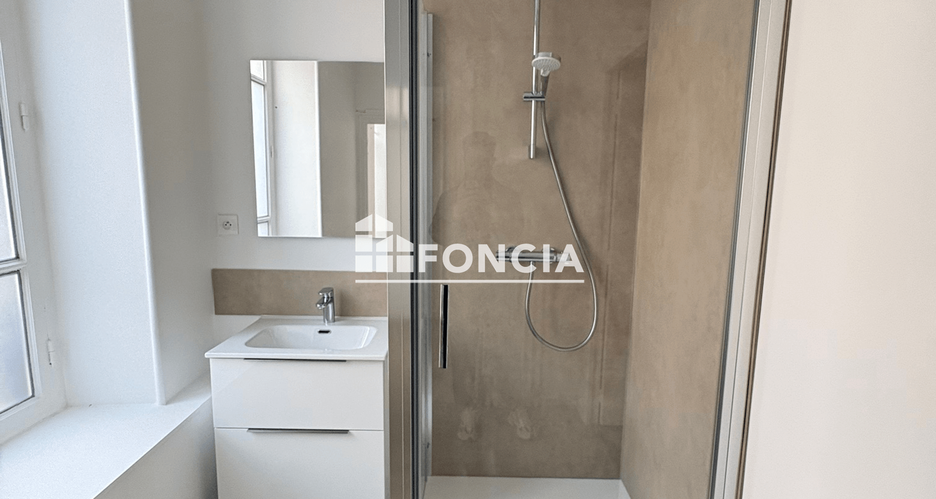 Appartement 2 pièces (80 m²) à louer - Clermont-ferrand (63000)