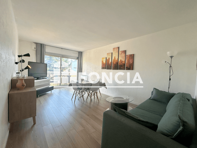 Appartement meublé 2 pièces (52.6 m²) à louer - Antibes (06600)