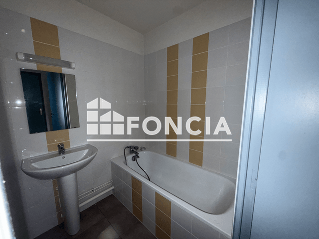Appartement 2 pièces (51.4 m²) à louer - Sedan (08200)