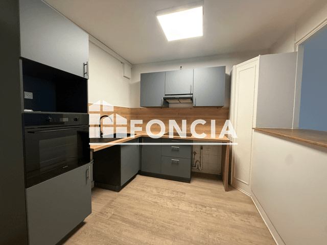 Appartement 5 pièces (134.77 m²) à louer - Charleville Mezieres (08000)