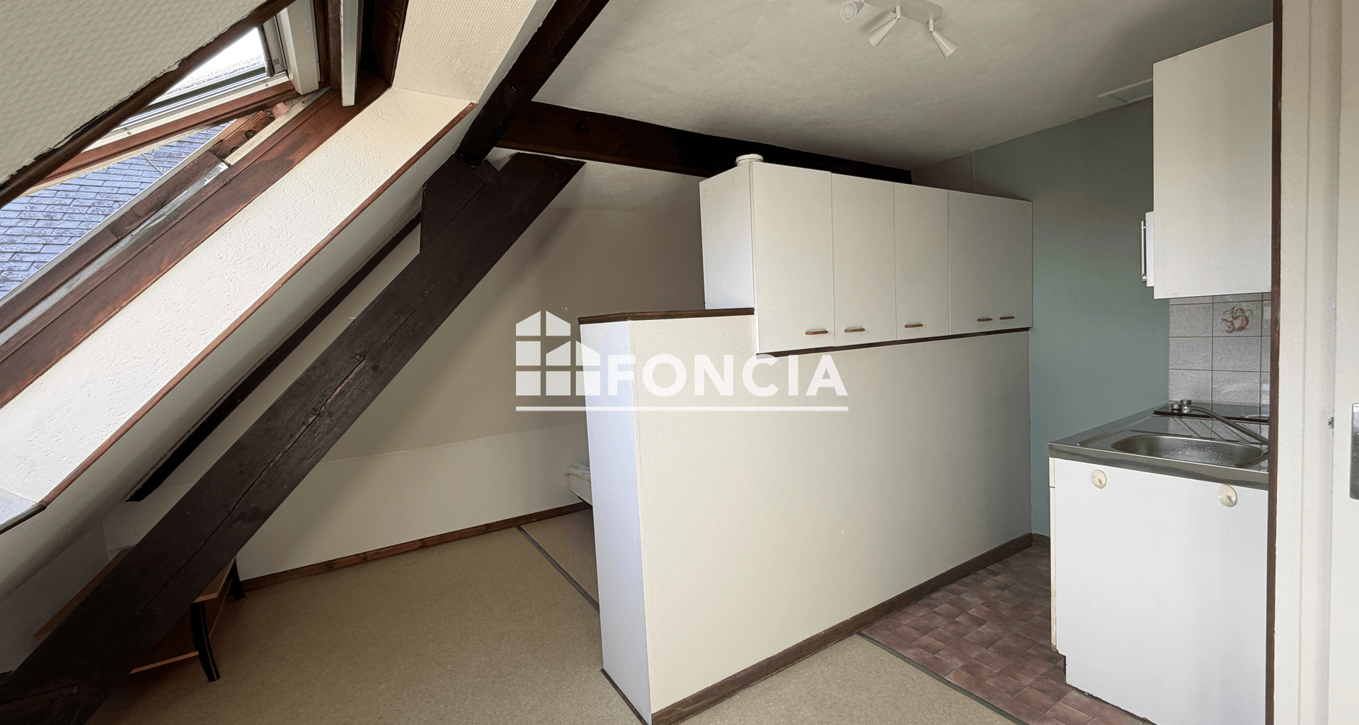 Studio meublé (12.4 m²) à louer - Le Mans (72000)