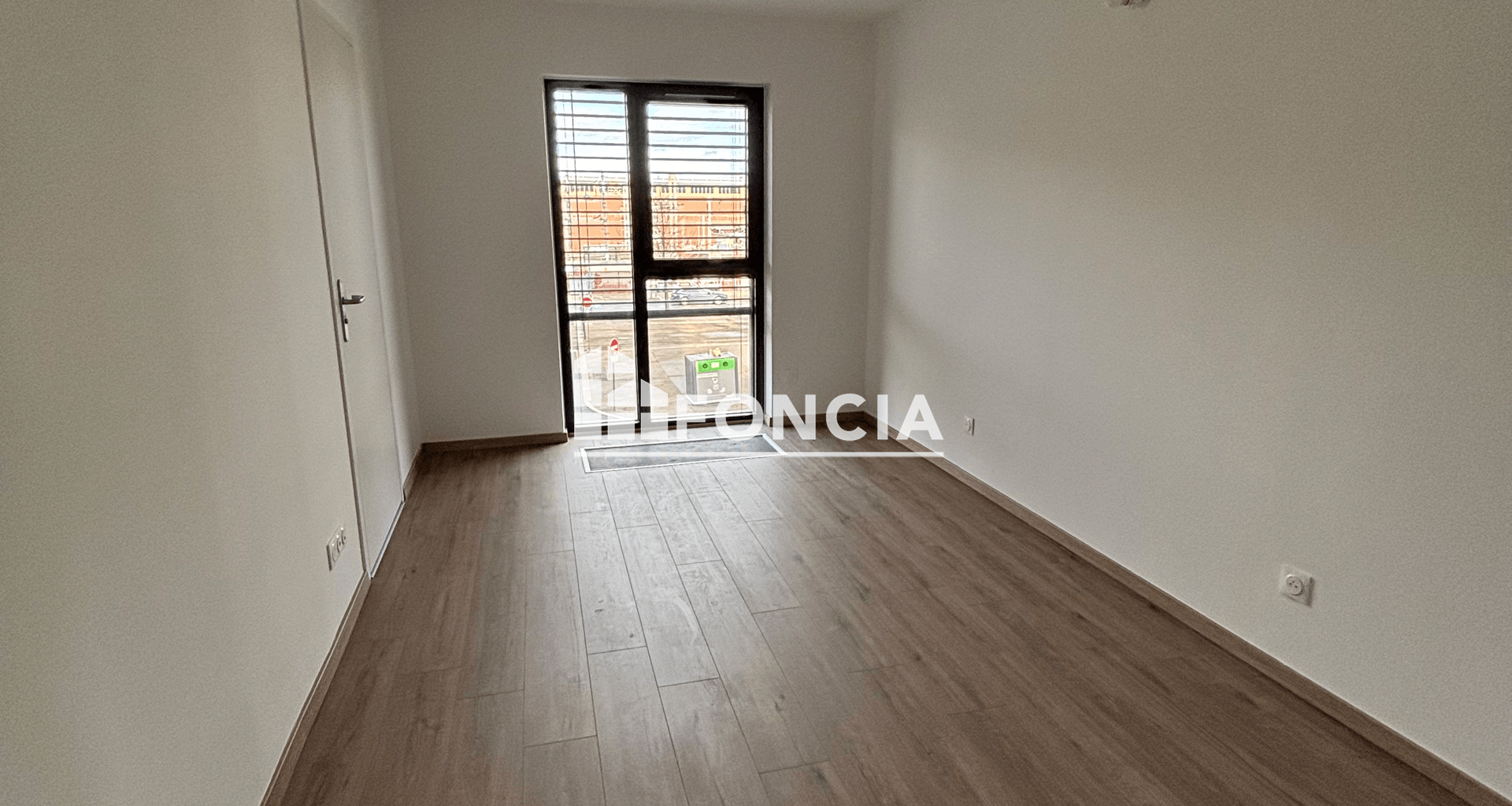 Appartement 9 pièces (210.3 m²) à louer - Saint-étienne (42000)