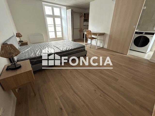 Appartement meublé 2 pièces (50.6 m²) à louer - Saint-maixent L'ecole (79400)