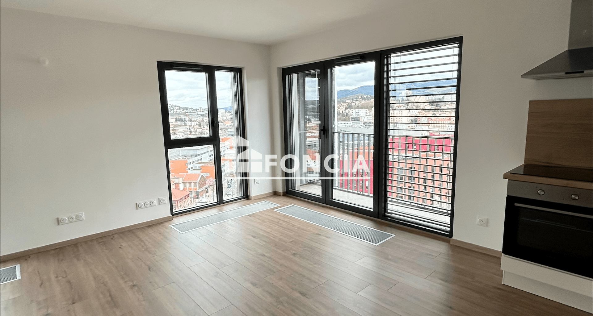 Appartement 4 pièces (99 m²) à louer - Saint-étienne (42000)