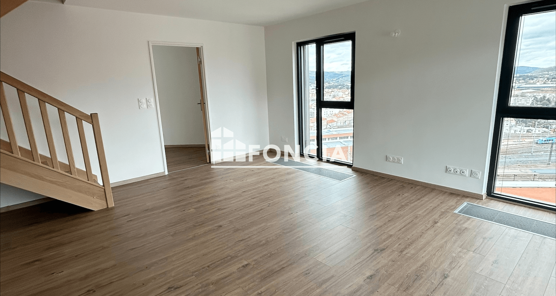 Appartement 4 pièces (99 m²) à louer - Saint-étienne (42000)