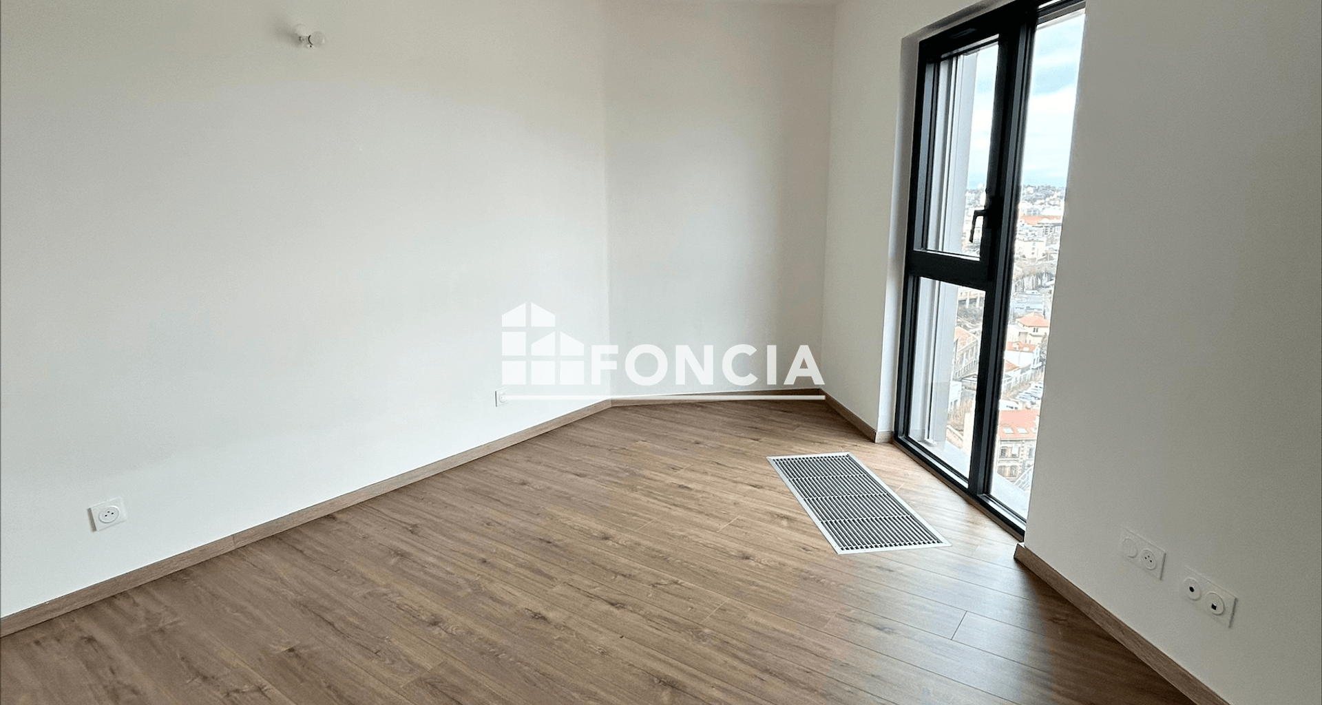 Appartement 4 pièces (99 m²) à louer - Saint-étienne (42000)