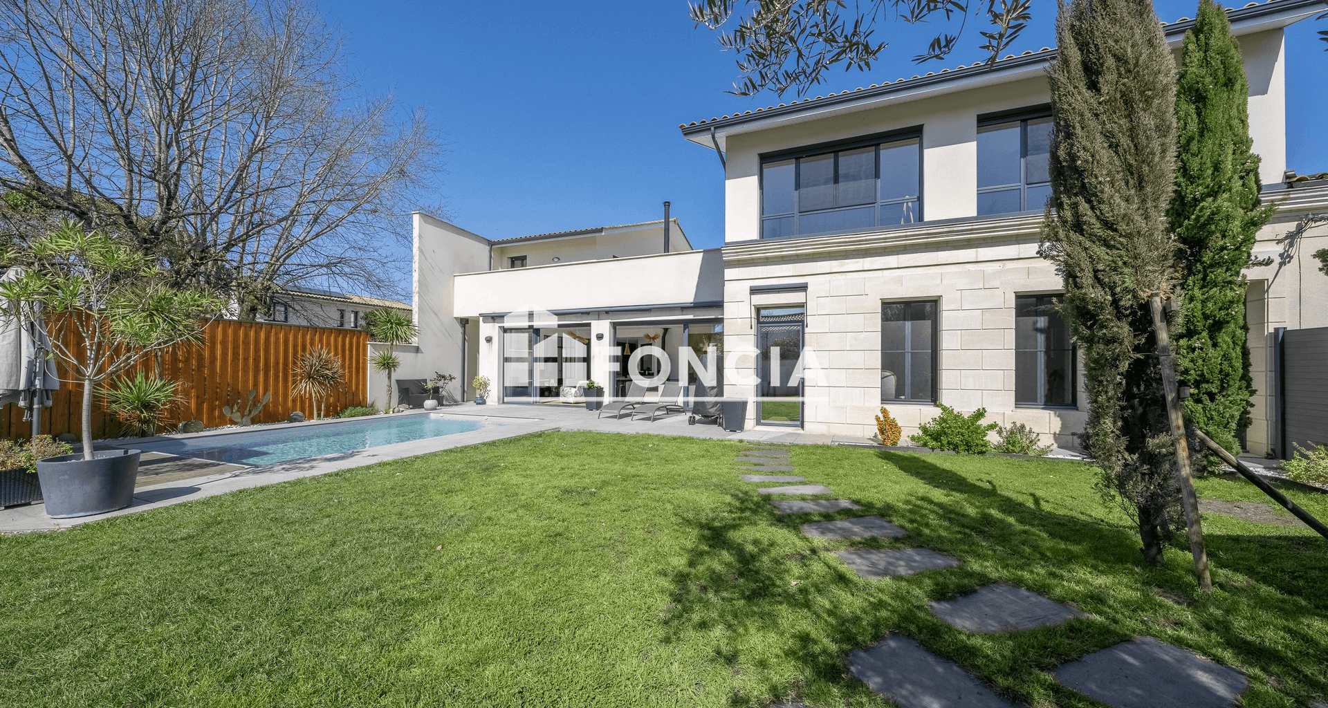 Maison 7 pièces (283 m²) à vendre - Mérignac (33700)