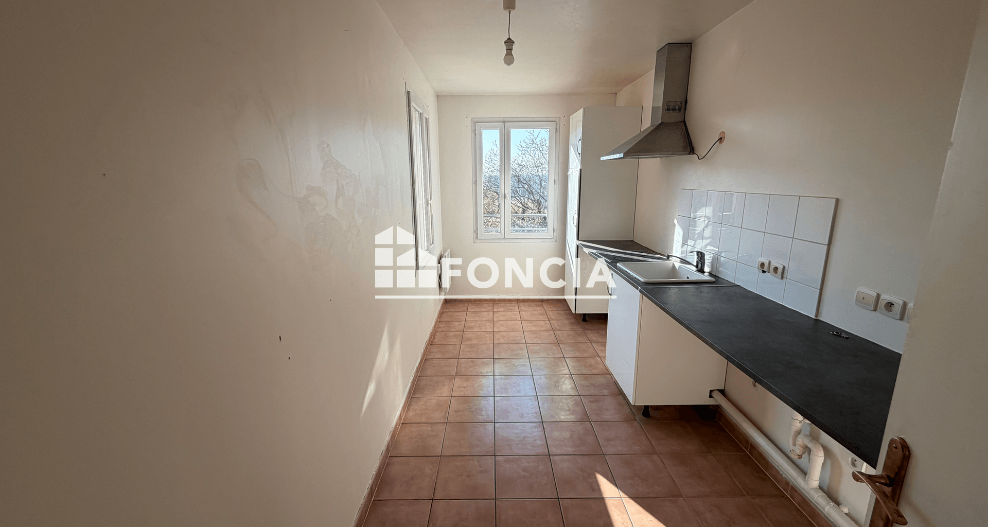 Appartement 4 pièces (78.76 m²) à louer - Corbeil-essonnes (91100)