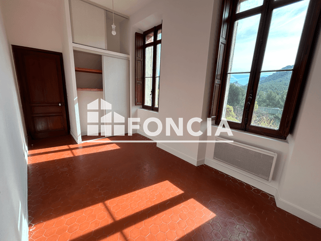 Appartement 2 pièces (60.4 m²) à louer - La Cadiere D'azur (83740)