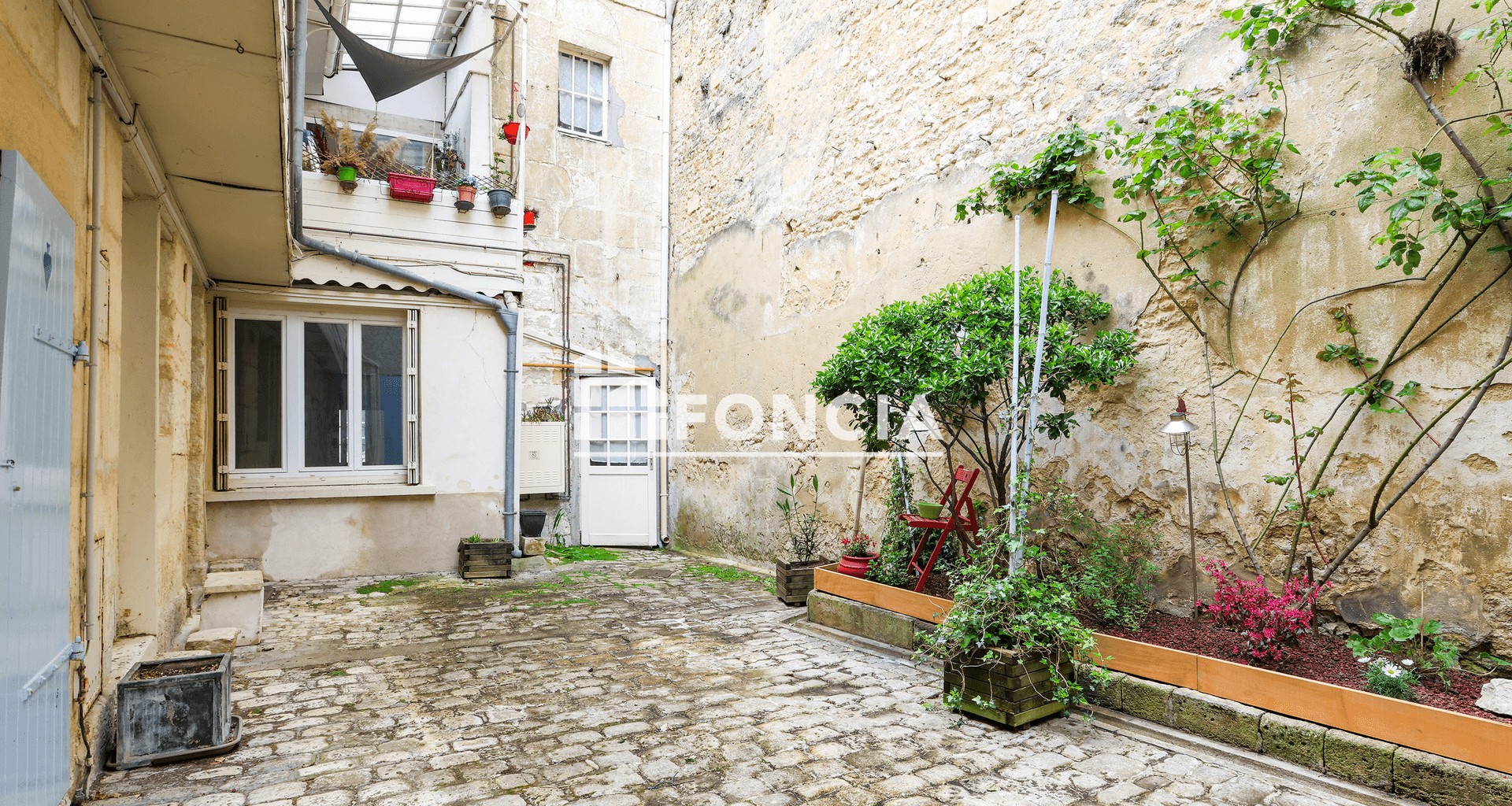 Appartement 2 pièces (51.96 m²) à vendre - Rochefort (17300)