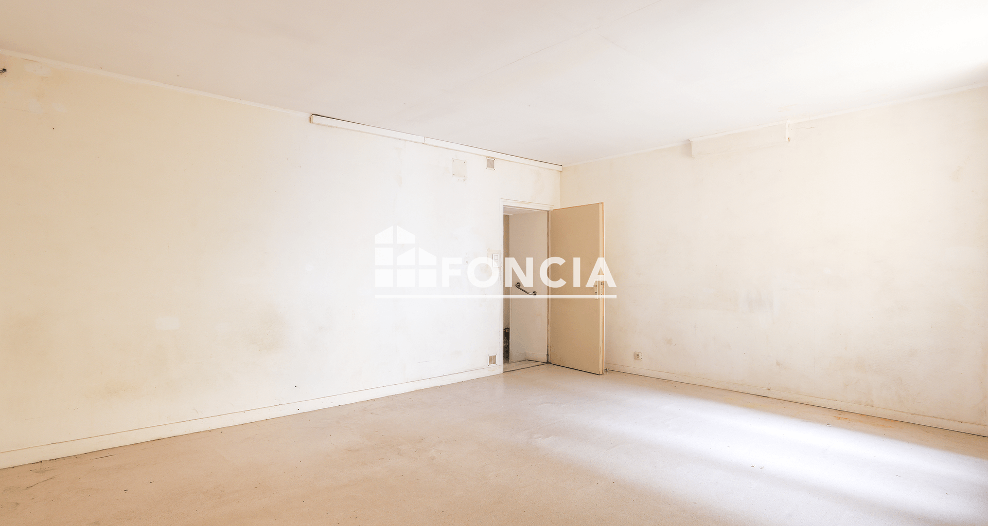 Appartement 2 pièces (51.96 m²) à vendre - Rochefort (17300)