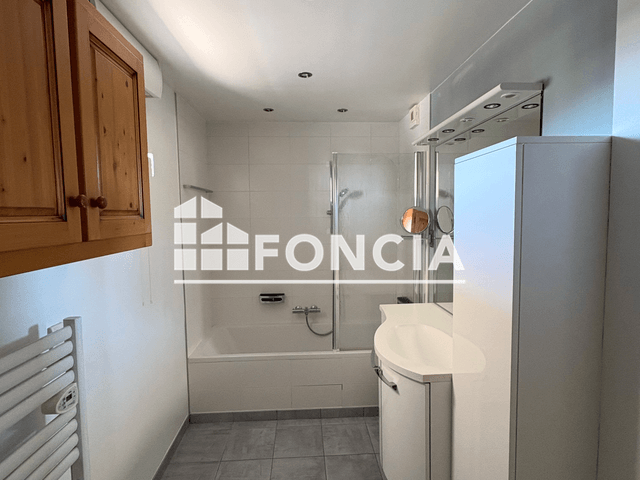 Appartement 3 pièces (78.3 m²) à louer - Bonneville (74130)