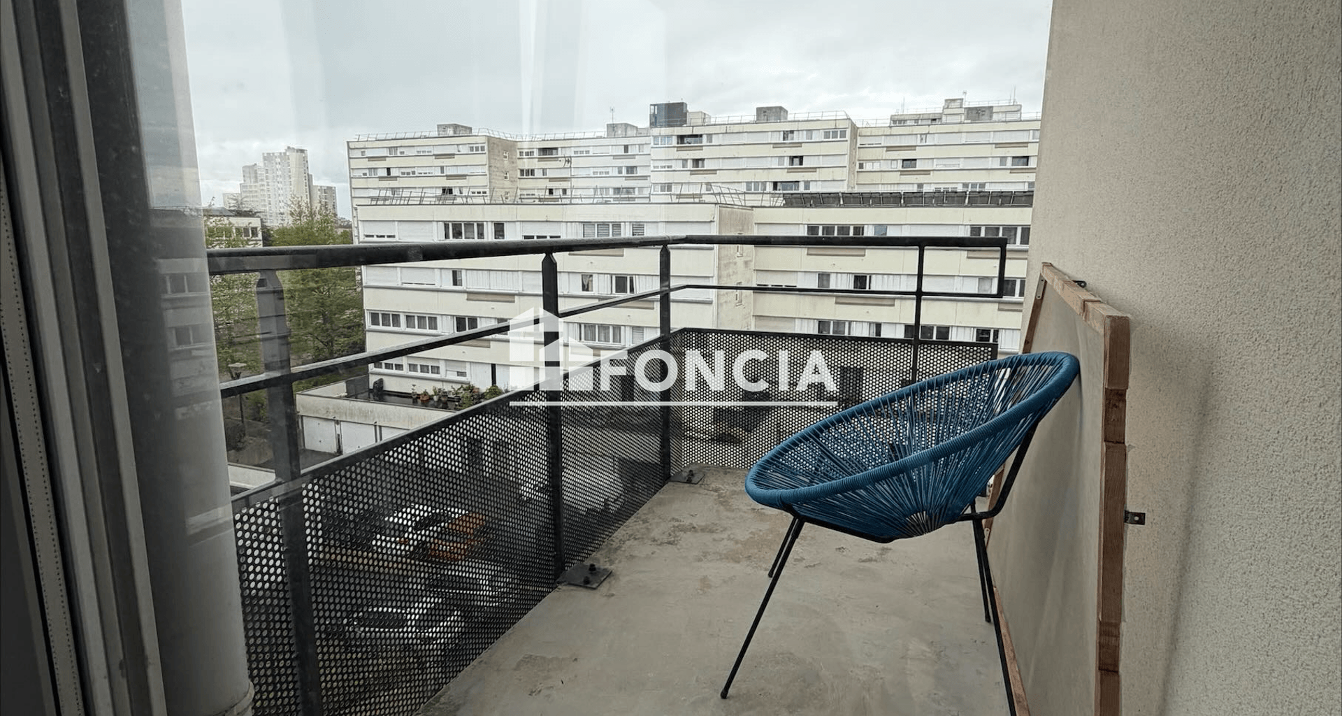 Studio meublé (33.4 m²) à louer - Les Ulis (91190)