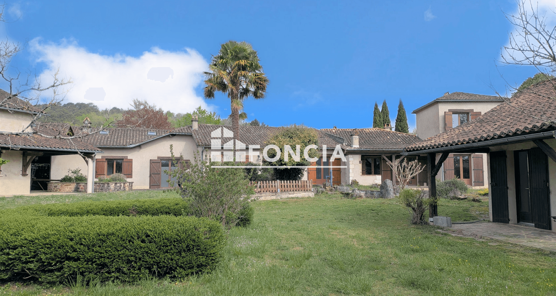 Maison 11 pièces (390 m²) à vendre - Antonne-et-trigonant (24420)