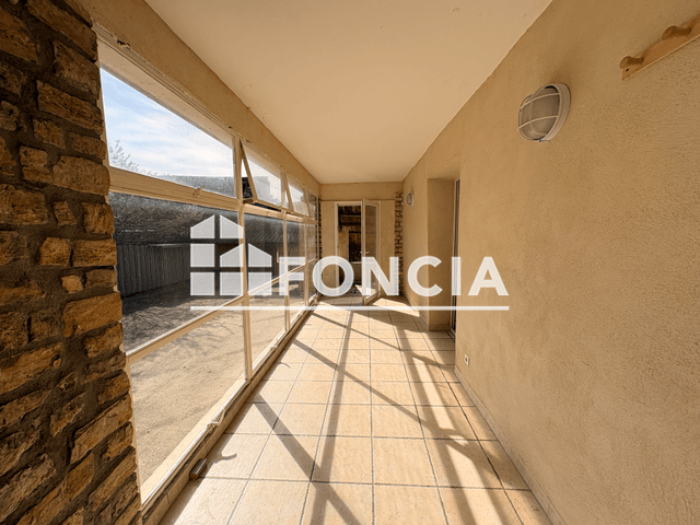 Appartement meublé 3 pièces (76 m²) à louer - Arpaillargues Et Aureilhac (30700)