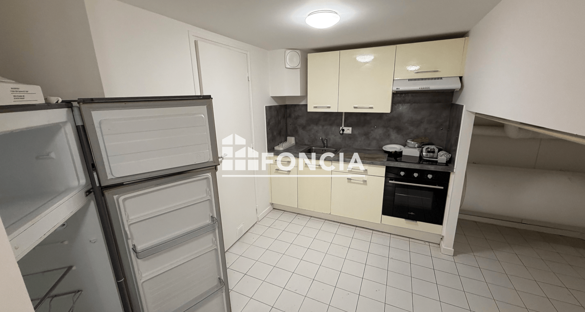 Appartement meublé 2 pièces (50.2 m²) à louer - Corbeil-essonnes (91100)