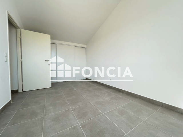 Appartement 3 pièces (90.35 m²) à louer - Port Saint Louis Du Rhone (13230)