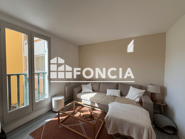 Appartement 2 pièces (49.65 m²) à louer - Hyeres Les Palmiers (83400)