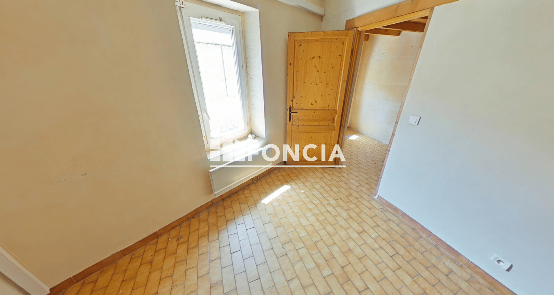 Appartement 3 pièces (95.32 m²) à louer - Arles (13200)